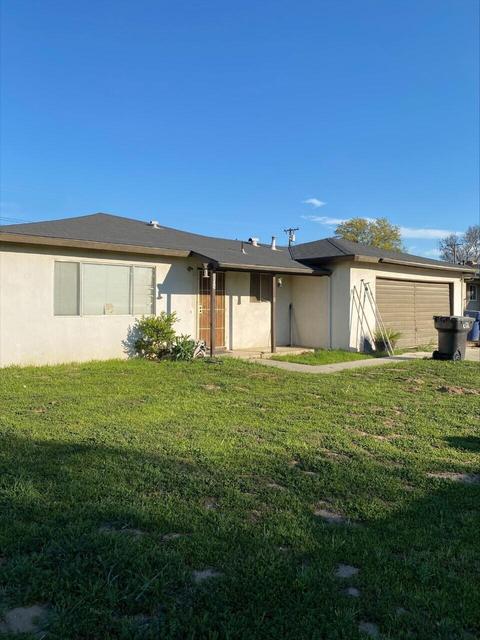856 S Latimer St, Tulare, CA 93274 photo 1