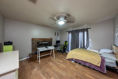 194 W Spruce Ave, Lemoore, CA 93245 photo 4