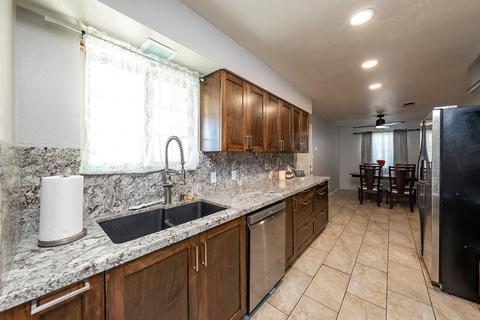 194 W Spruce Ave, Lemoore, CA 93245 photo 5
