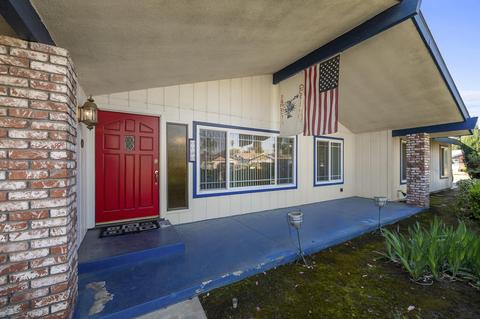 1105 E Paradise Ave, Visalia, CA 93292 photo 2