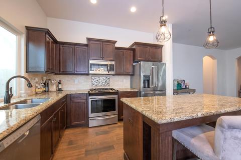 1487 Durango St, Tulare, CA 93274 photo 9
