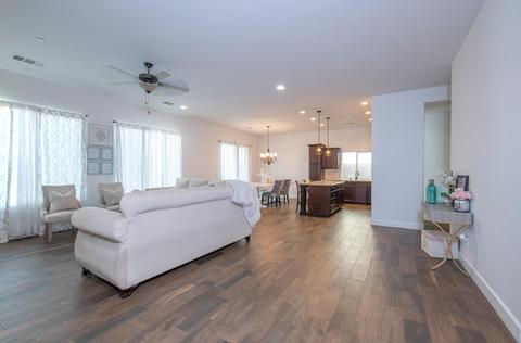 1487 Durango St, Tulare, CA 93274 photo 4