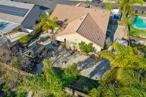 620 S Acacia Dr, Lemoore, CA 93245 photo 2
