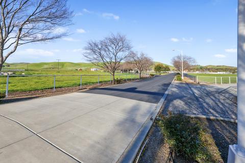 30923 Horse Dr, Exeter, CA 93221 photo 6