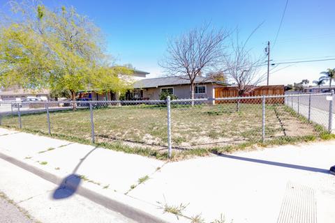 320 Alder Ct, Lemoore, CA 93245 photo 2