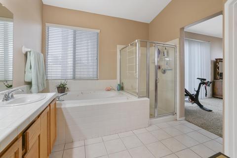 819 Willow Cir, Hanford, CA 93230 photo 32