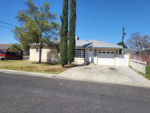 403 Beverly Dr, Clovis, CA 93612 photo 1