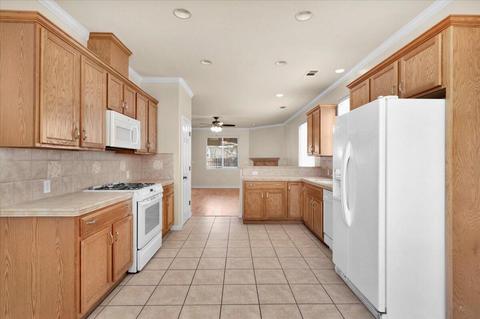 4031 E Center Ave, Visalia, CA 93292 photo 15