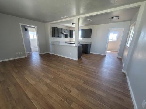 425 E Parker Ct, Visalia, CA 93291 photo 3