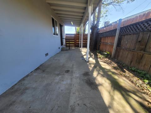 425 E Parker Ct, Visalia, CA 93291 photo 11