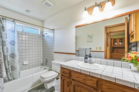 1925 E Mary Ave, Visalia, CA 93292 photo 25