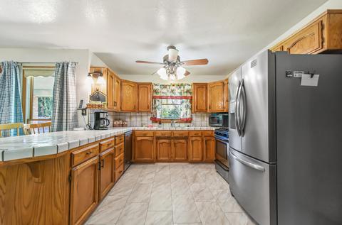 1925 E Mary Ave, Visalia, CA 93292 photo 3