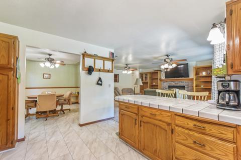 1925 E Mary Ave, Visalia, CA 93292 photo 17