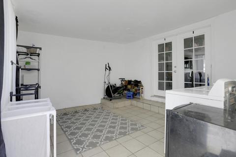 912 E Cypress Ave, Visalia, CA 93292 photo 16