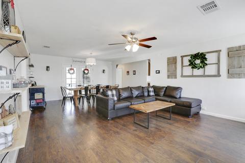 912 E Cypress Ave, Visalia, CA 93292 photo 4