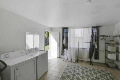 912 E Cypress Ave, Visalia, CA 93292 photo 15