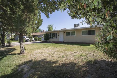 1001 E Noble Ave, Visalia, CA 93292 photo 1