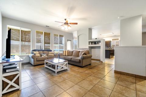 524 Mallard Ave, Lemoore, CA 93245 photo 6