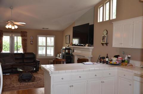 2342 E School Ct, Visalia, CA 93292 photo 4
