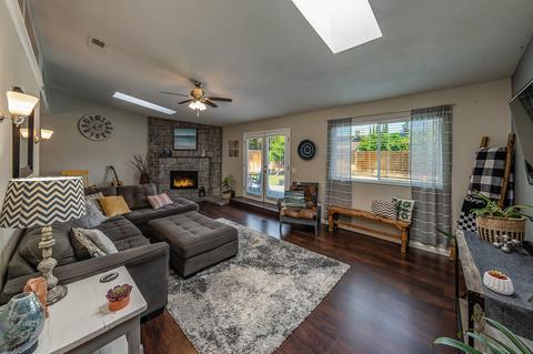 630 Orangewood Dr, Lemoore, CA 93245 photo 5