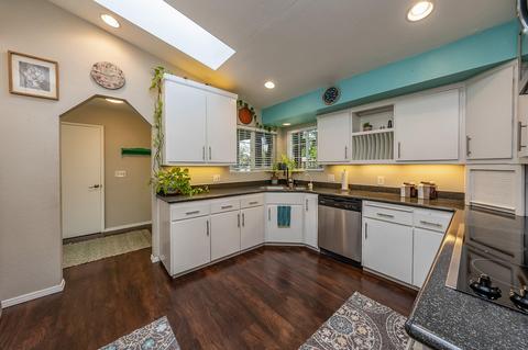 630 Orangewood Dr, Lemoore, CA 93245 photo 9