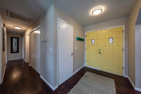 630 Orangewood Dr, Lemoore, CA 93245 photo 4