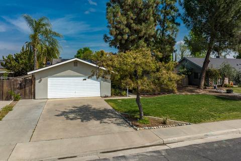 630 Orangewood Dr, Lemoore, CA 93245 photo 2
