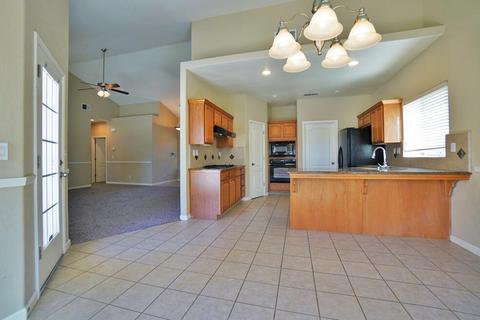 1129 Freedom Dr, Lemoore, CA 93245 photo 13