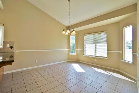 1129 Freedom Dr, Lemoore, CA 93245 photo 12