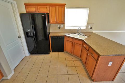 1129 Freedom Dr, Lemoore, CA 93245 photo 18