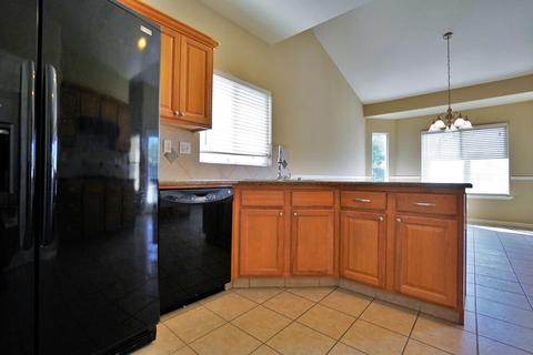 1129 Freedom Dr, Lemoore, CA 93245 photo 17
