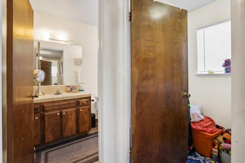 2517 S Memory St, Visalia, CA 93277 photo 12