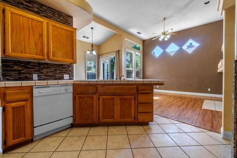 3942 Elowin Ave, Visalia, CA 93292 photo 14