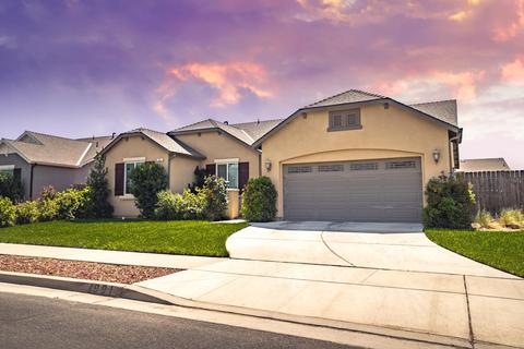 991 Heirloom Way, Lemoore, CA 93245 photo 1
