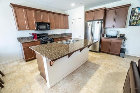 991 Heirloom Way, Lemoore, CA 93245 photo 9