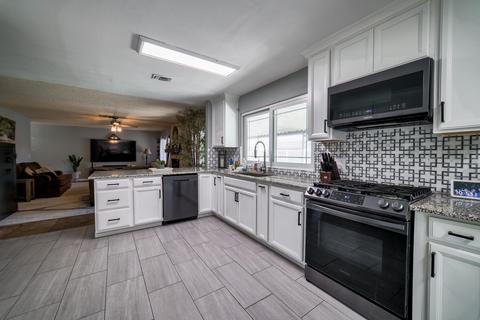 1164 Ashland Dr, Lemoore, CA 93245 photo 13