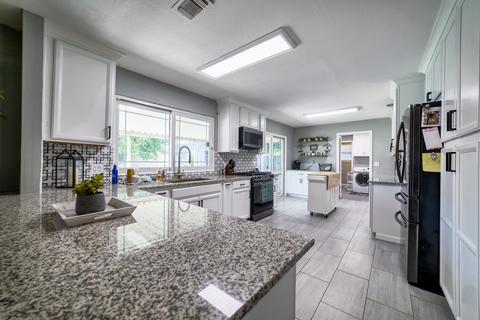 1164 Ashland Dr, Lemoore, CA 93245 photo 9
