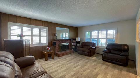149 E Gannon Dr, Tulare, CA 93274 photo 3