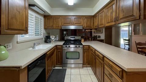 149 E Gannon Dr, Tulare, CA 93274 photo 4