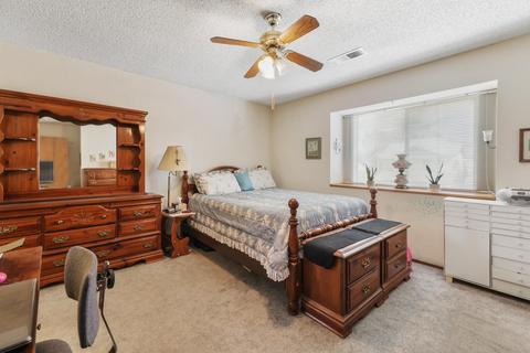 1003 E Ferguson Ave, Visalia, CA 93292 photo 22