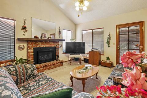 1003 E Ferguson Ave, Visalia, CA 93292 photo 8