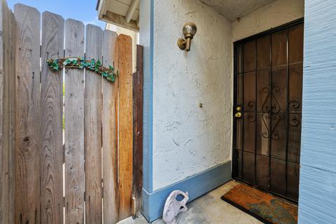 1003 E Ferguson Ave, Visalia, CA 93292 photo 4