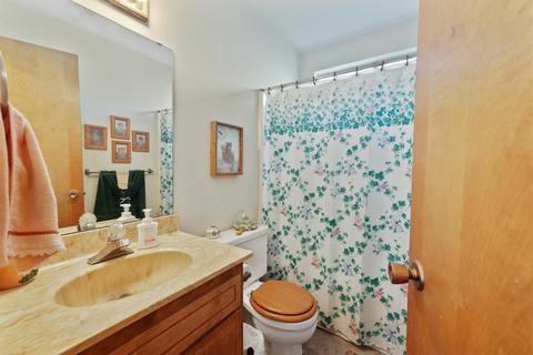 1003 E Ferguson Ave, Visalia, CA 93292 photo 18