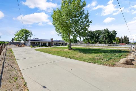 19071 Avenue 300 #A, Exeter, CA 93221 photo 4