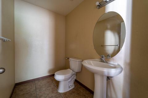 905 Haven Ct, Tulare, CA 93274 photo 9