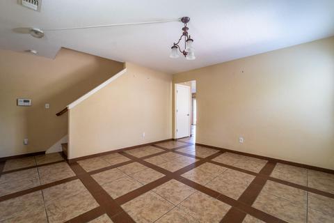 905 Haven Ct, Tulare, CA 93274 photo 5