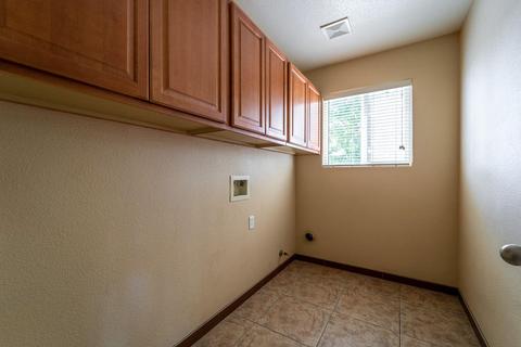 905 Haven Ct, Tulare, CA 93274 photo 10