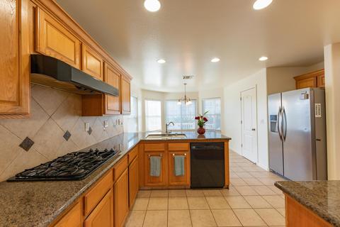 1035 Tranquility Ct, Lemoore, CA 93245 photo 14