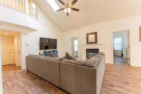 1035 Tranquility Ct, Lemoore, CA 93245 photo 10