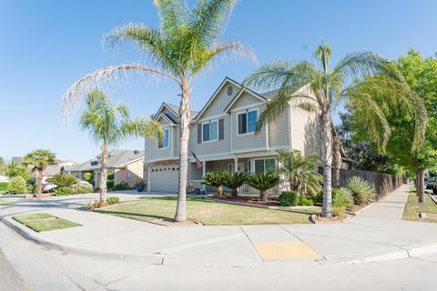 1035 Tranquility Ct, Lemoore, CA 93245 photo 2